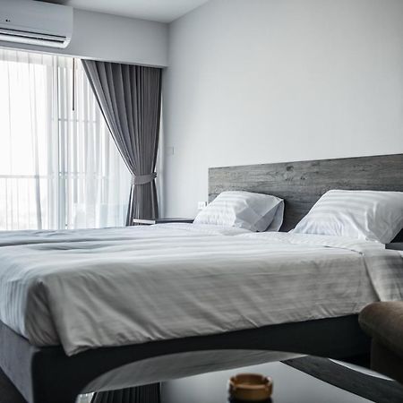 Winner Sriracha Serviced Apartment Si Racha Esterno foto