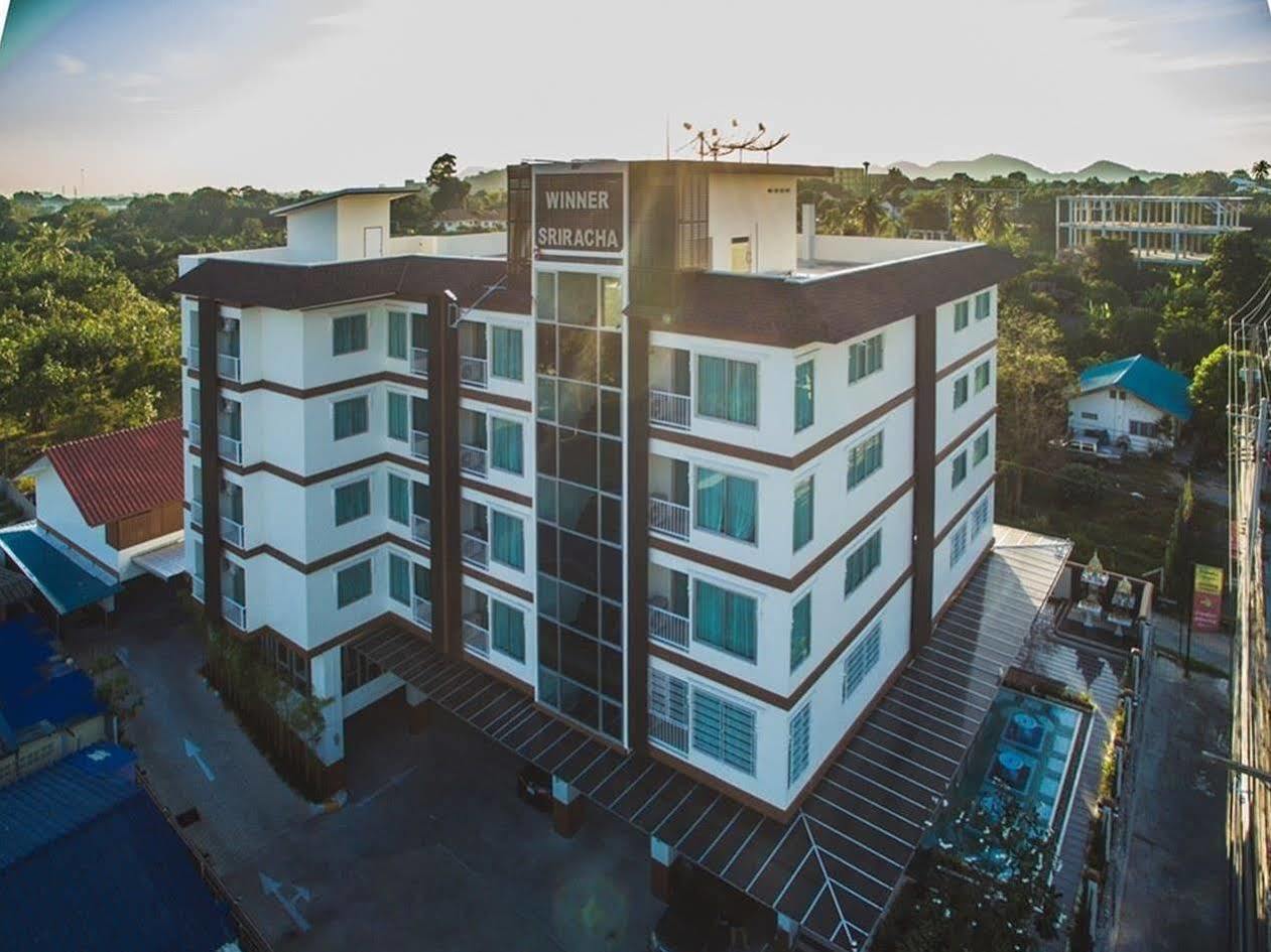 Winner Sriracha Serviced Apartment Si Racha Esterno foto