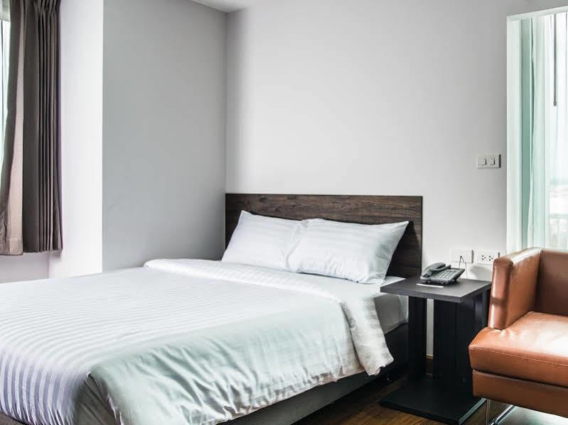 Winner Sriracha Serviced Apartment Si Racha Esterno foto