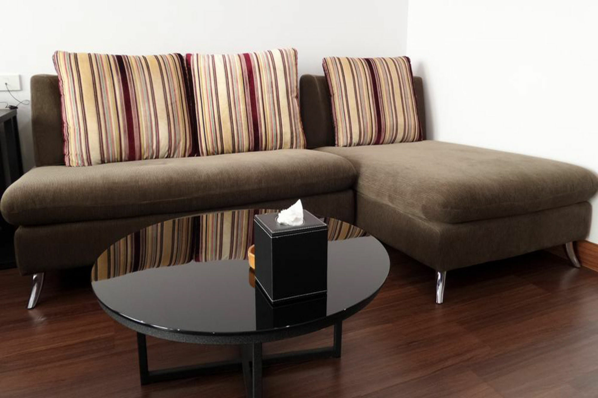 Winner Sriracha Serviced Apartment Si Racha Esterno foto