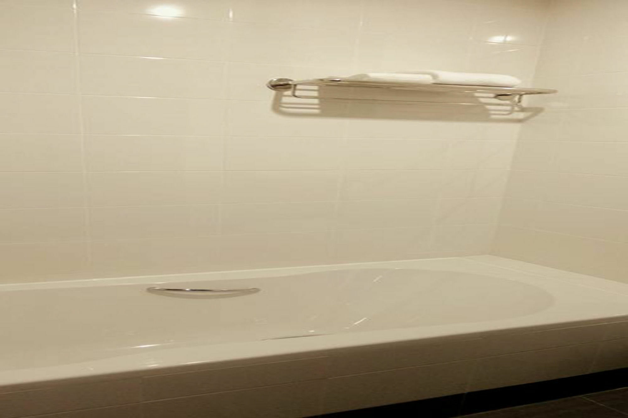 Winner Sriracha Serviced Apartment Si Racha Esterno foto