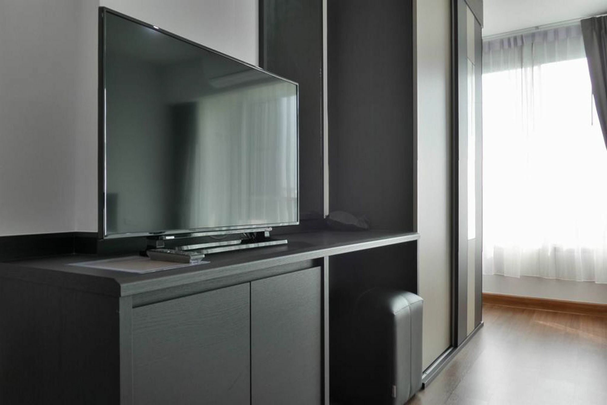 Winner Sriracha Serviced Apartment Si Racha Esterno foto