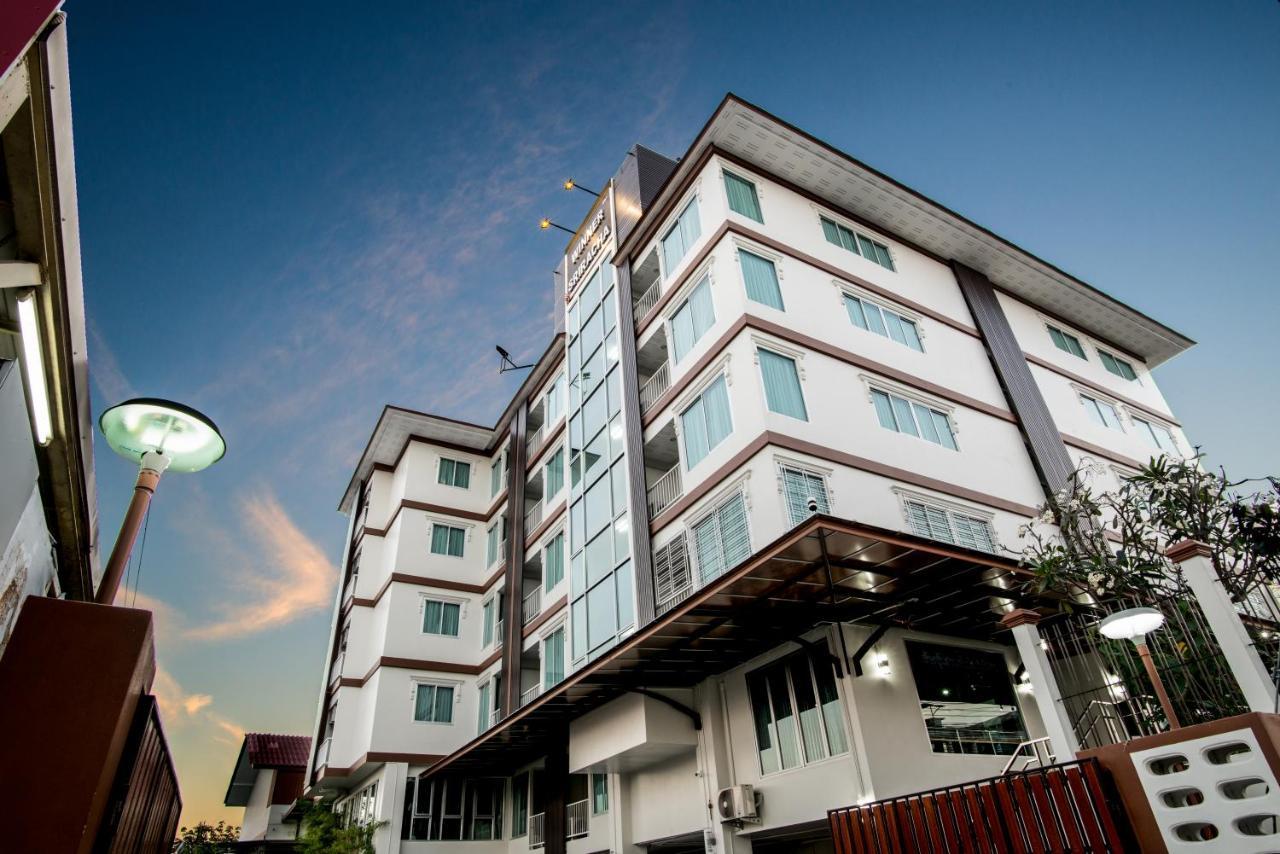 Winner Sriracha Serviced Apartment Si Racha Esterno foto
