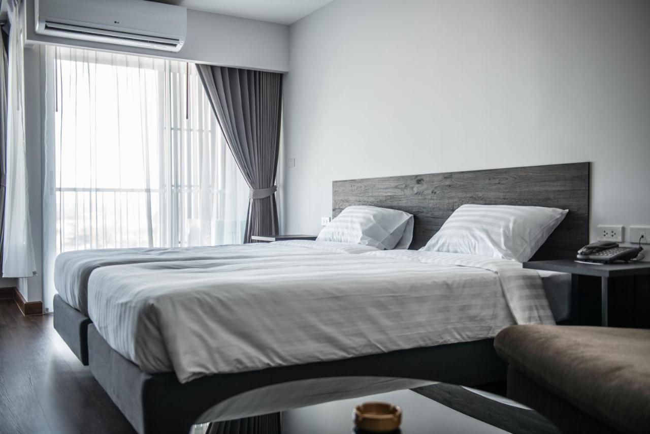 Winner Sriracha Serviced Apartment Si Racha Esterno foto