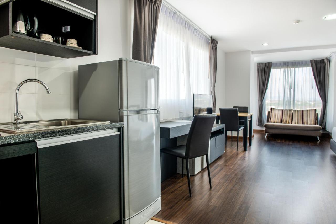 Winner Sriracha Serviced Apartment Si Racha Esterno foto