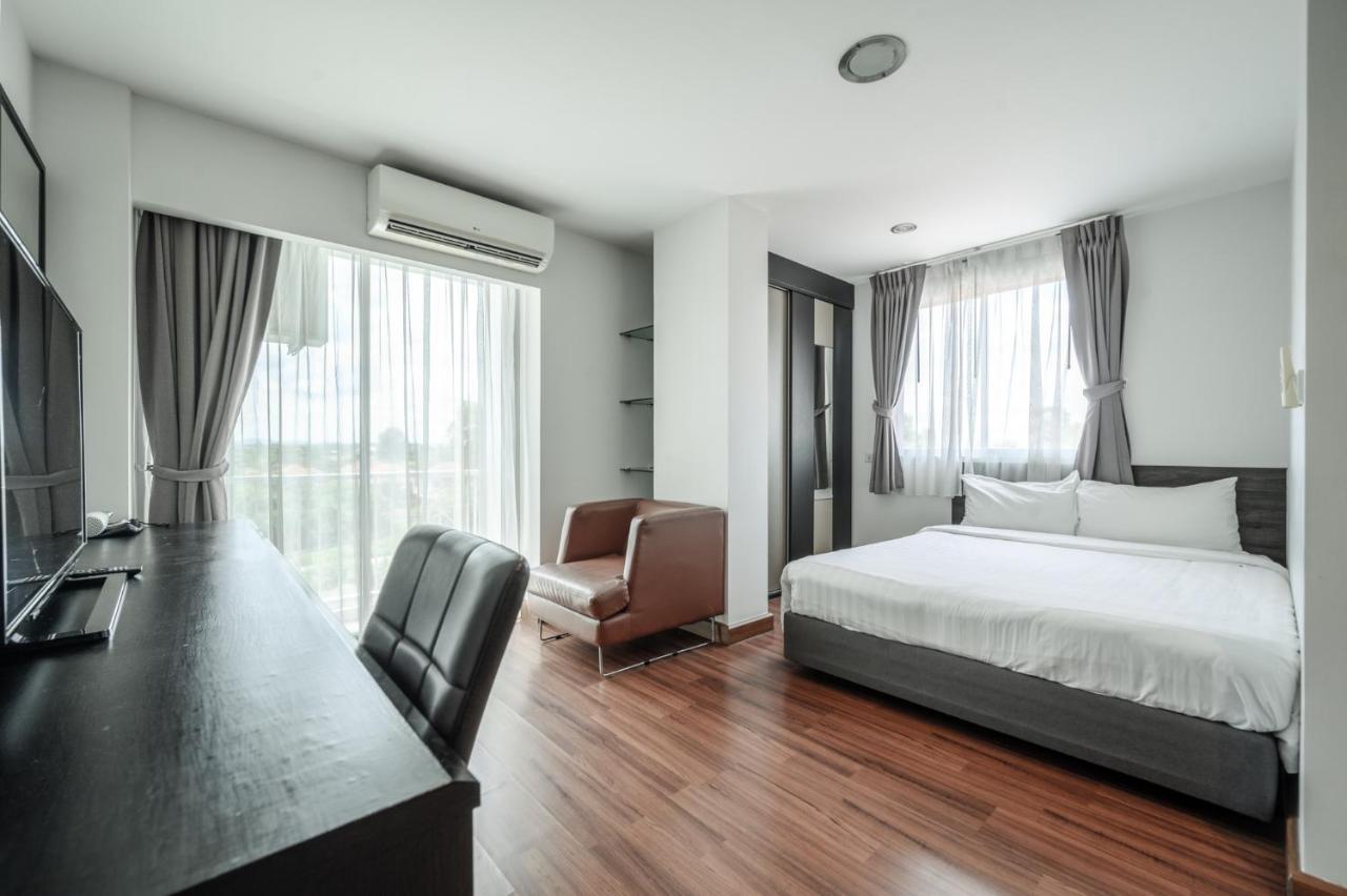 Winner Sriracha Serviced Apartment Si Racha Esterno foto