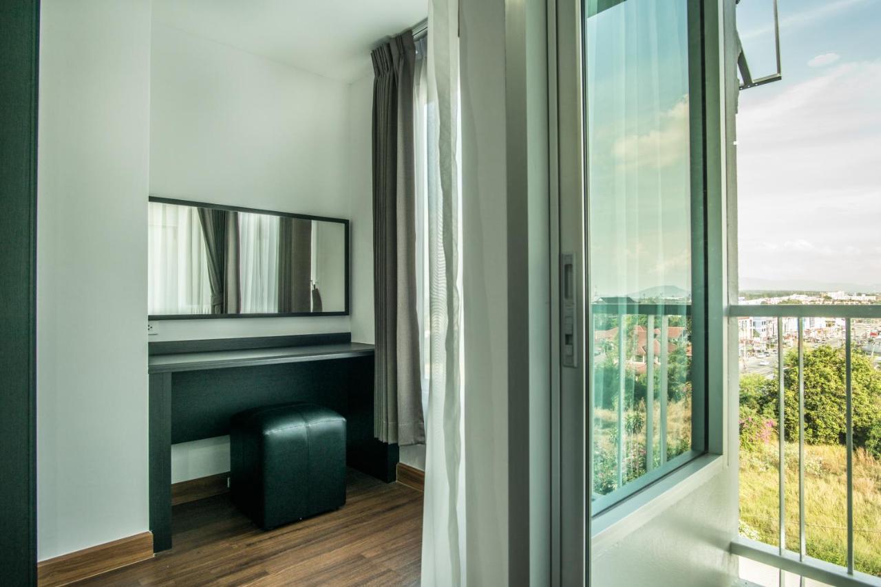 Winner Sriracha Serviced Apartment Si Racha Esterno foto