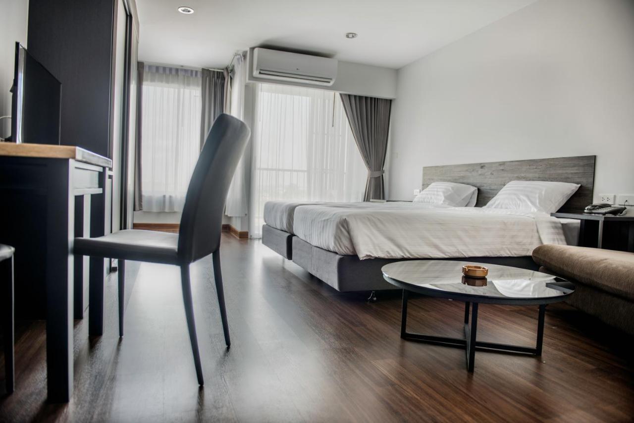Winner Sriracha Serviced Apartment Si Racha Esterno foto