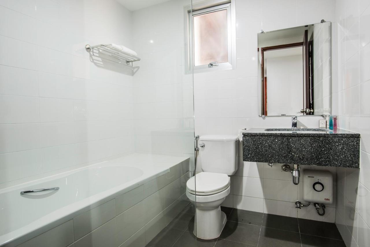 Winner Sriracha Serviced Apartment Si Racha Esterno foto
