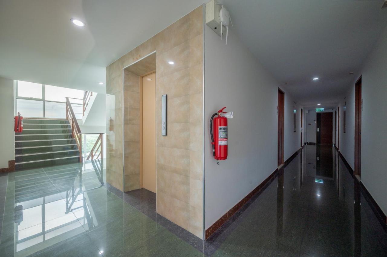 Winner Sriracha Serviced Apartment Si Racha Esterno foto