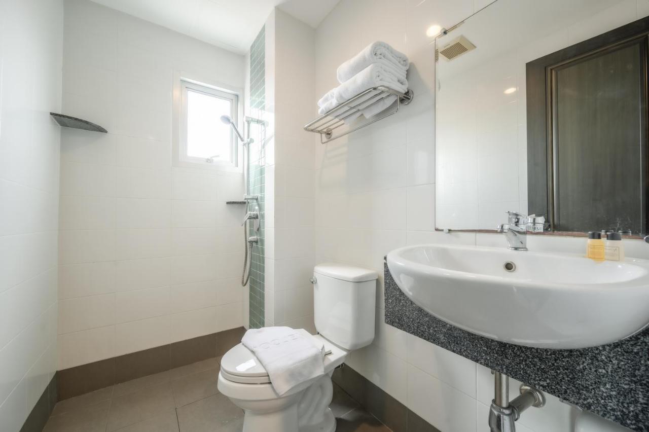 Winner Sriracha Serviced Apartment Si Racha Esterno foto