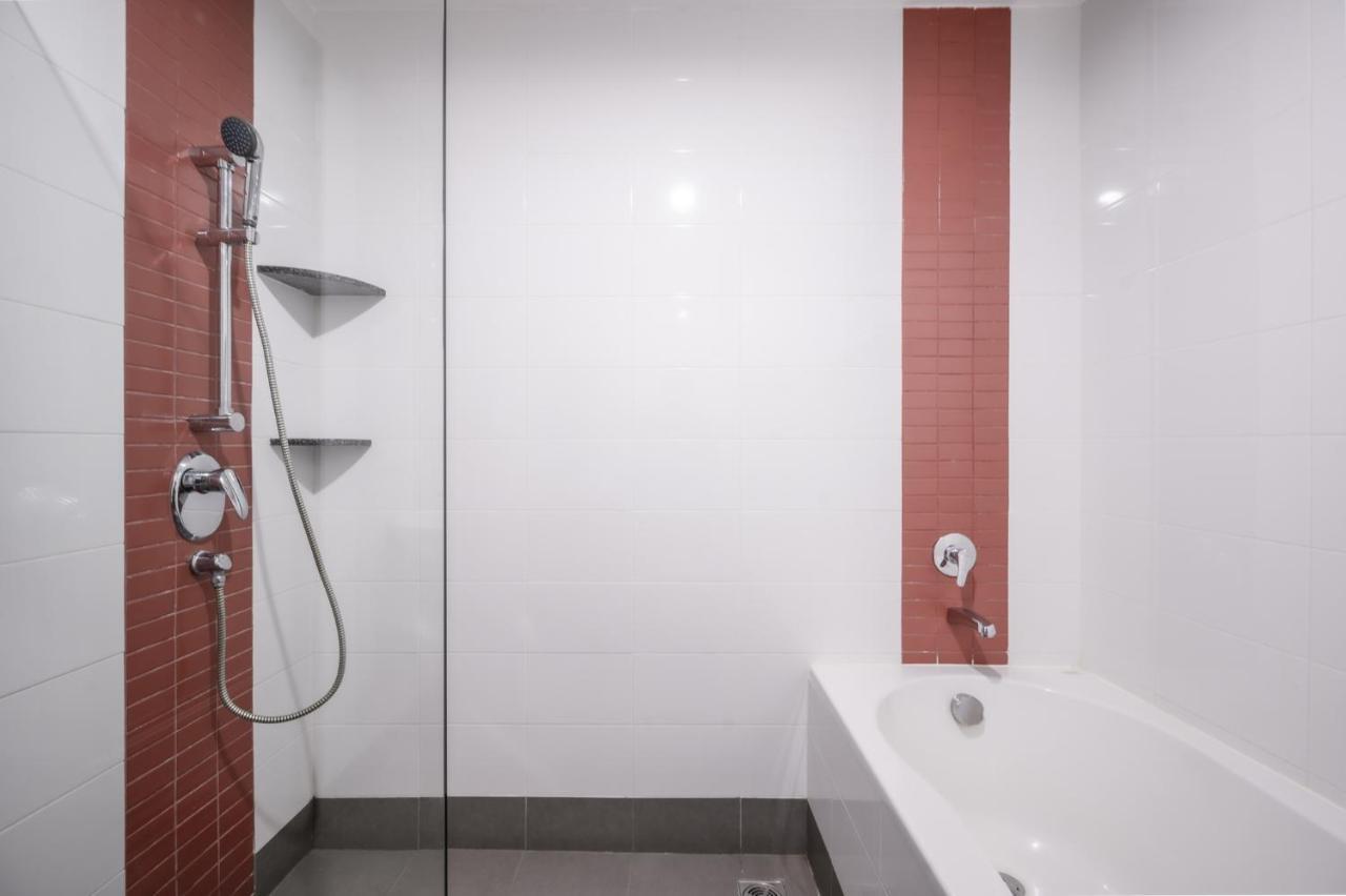 Winner Sriracha Serviced Apartment Si Racha Esterno foto